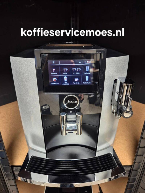 Jura S8 bj 2019 platin gebruikt met servicebeurt