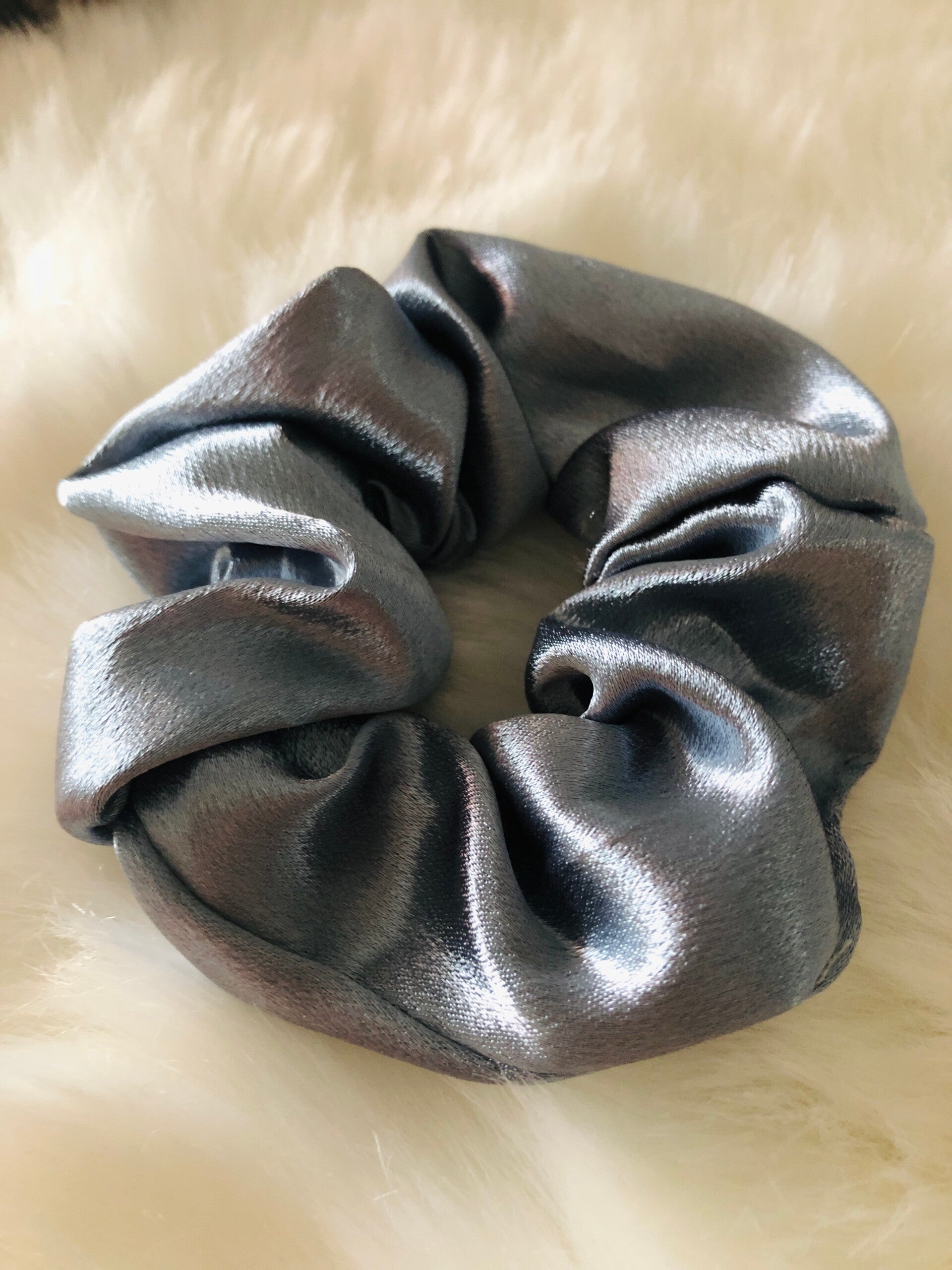 Scrunchie: Grijs satijn