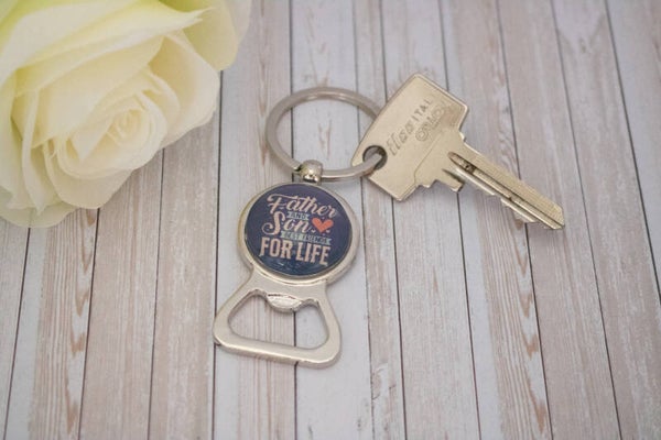 Flesopener: Father and son