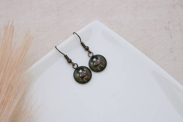 'Cute Girl' on swing