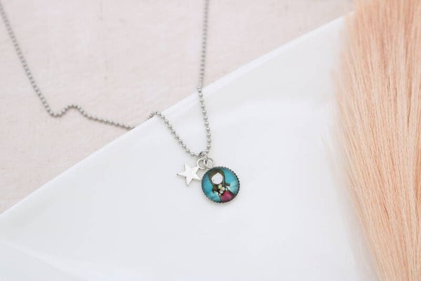 'Cute Girl' yellow star