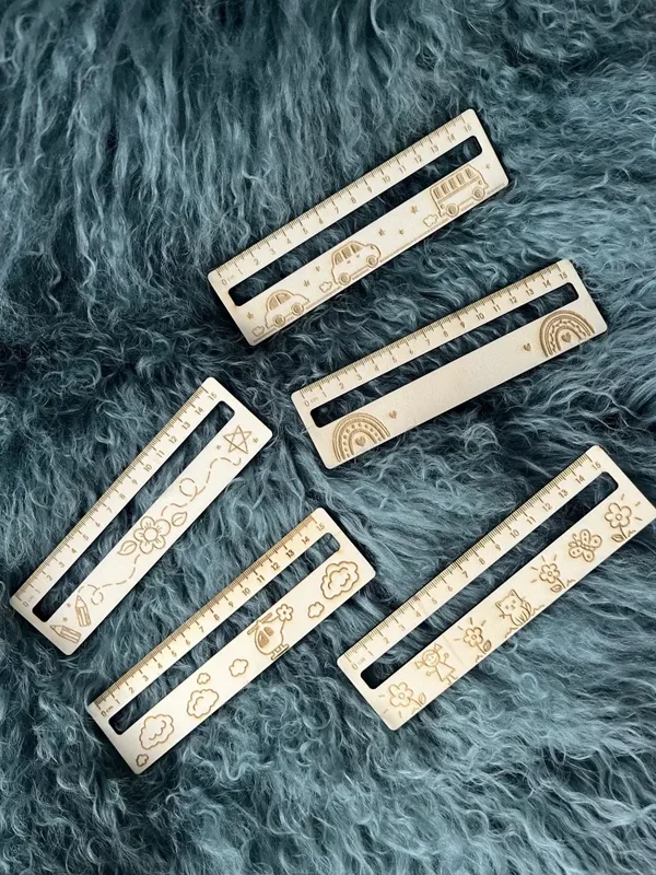 Holz Lineal mit Lesehilfe, Nachhaltige Geschenkidee, Kinderlineal, Schulanfang , Hilfe ab 1.Klasse Handgefertigte Perfekt für Schule