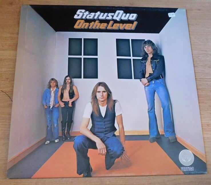 Status Quo – On The Level