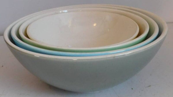 Boch – pastel kleur met nest 4 kommen.