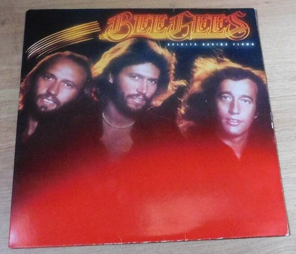Bee Gees – Spirits Having Flown