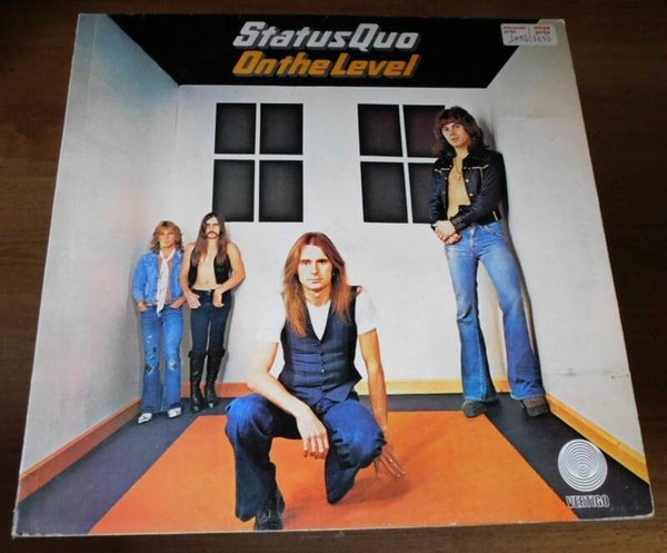 Status Quo - On The Level