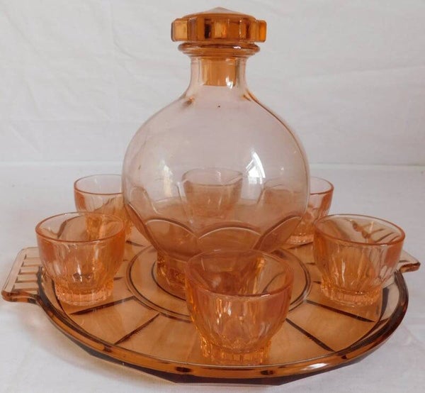 France Art Deco roze persglazen likeur stel