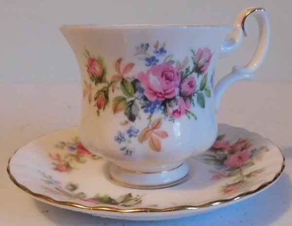 Moss Rose, Royal Albert, kop en schotel