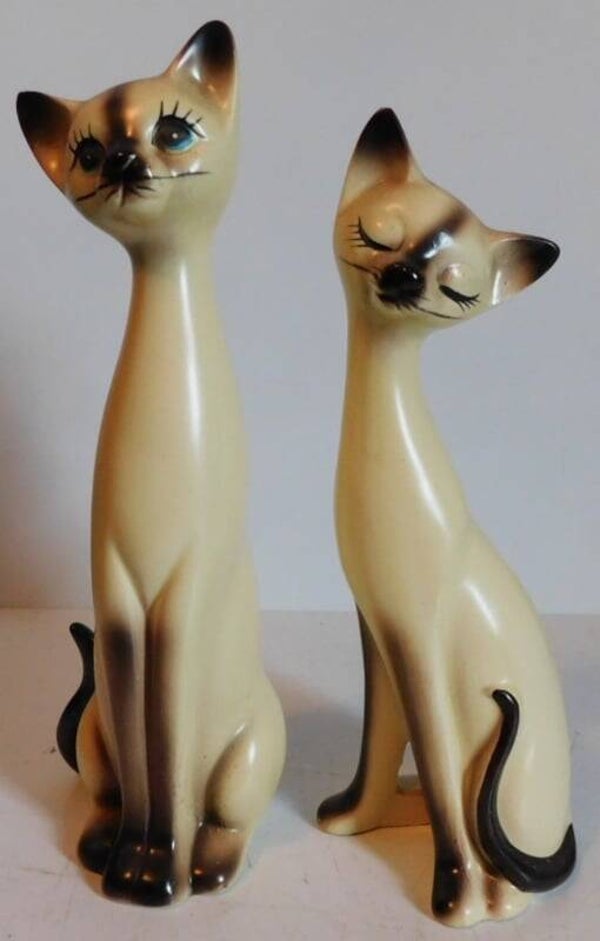 Pair Norcrest Japan, Siamese Cats