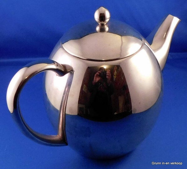 Verchroomde theepot