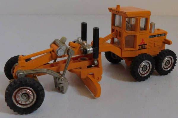 Mitsubishi Motorgrader NO 26