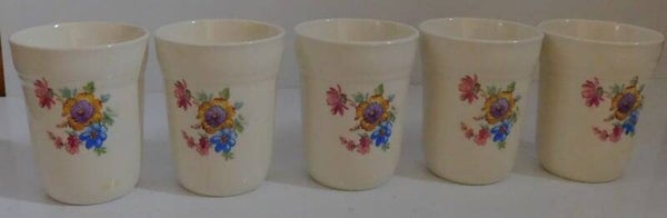 Bekers met florale afbeeldingen
