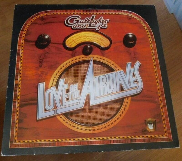 Gallagher & Lyle – Love On The Airwaves