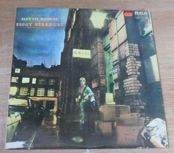 David Bowie – The Rise and Fall of Ziggy Stardust and the Spiders From Mars