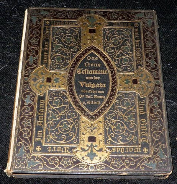 Antiquariaat boek uit 1892, met vergulde bewerkte kaft.