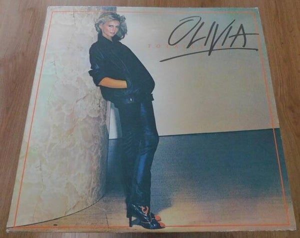 Olivia Newton-John – Totally Hot