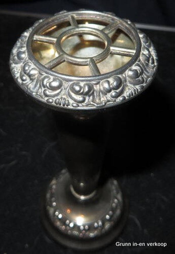 Silverplated Lanthe of England flower vase