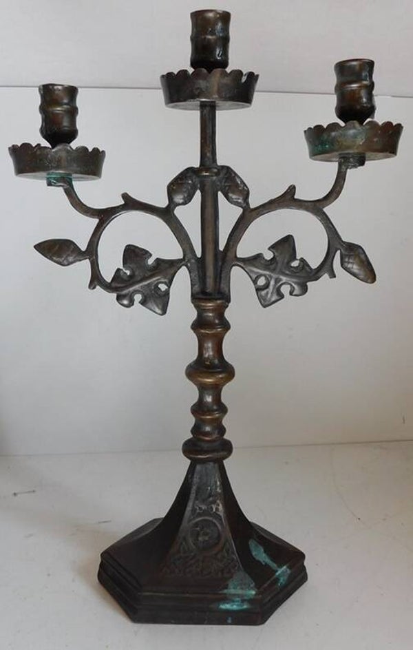 Antieke Franse koperen kandelaar, Fleur de Lis, uit 1900
