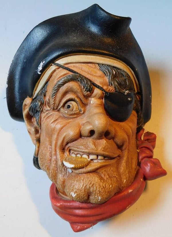 Legend Products ‘Pirate’ Chalkware Mask Plaque Ornament