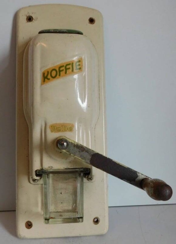 Crème kleurige PeDe wandkoffiemolen