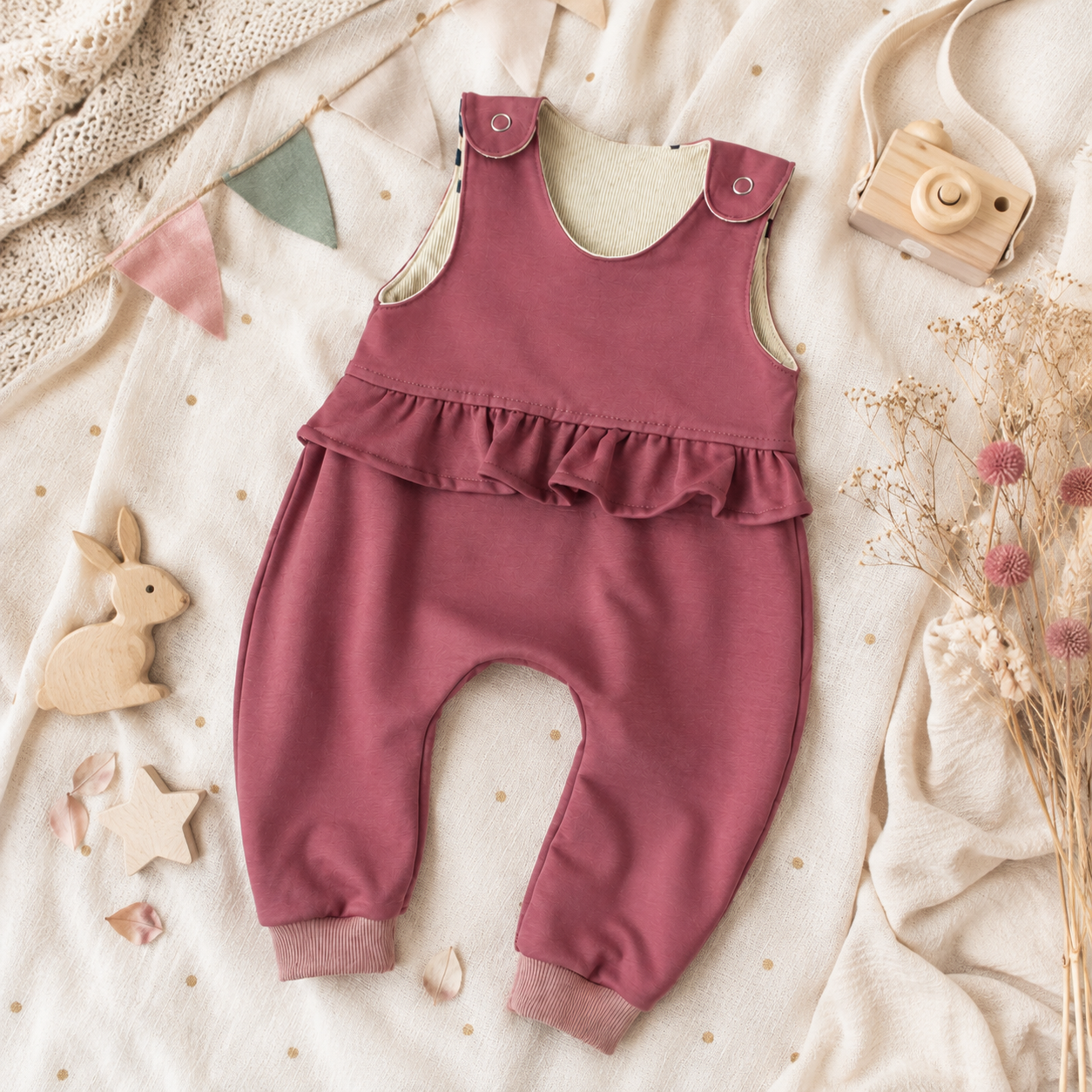 Baby Romper Altrosa aus French Terry – Handmade Strampler für Mädchen | Gr. 50–98