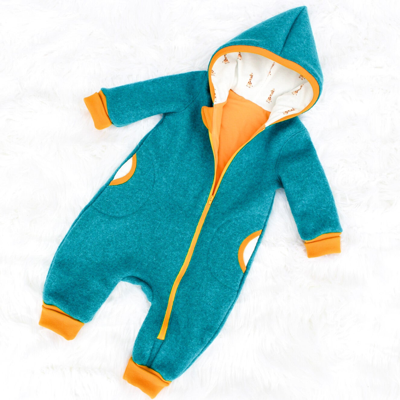 Walkoverall - Türkis mit Giraffen