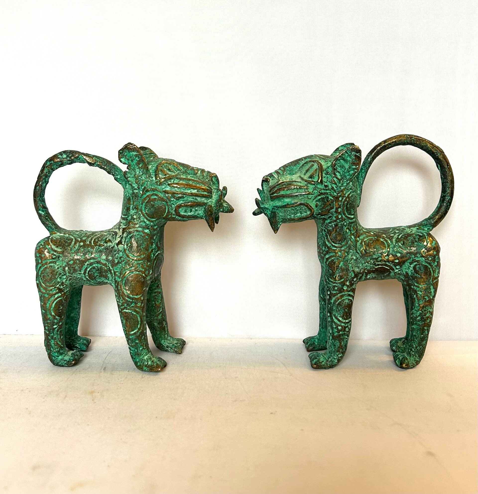 paar Afrikaanse deco brons luipaard van Benin