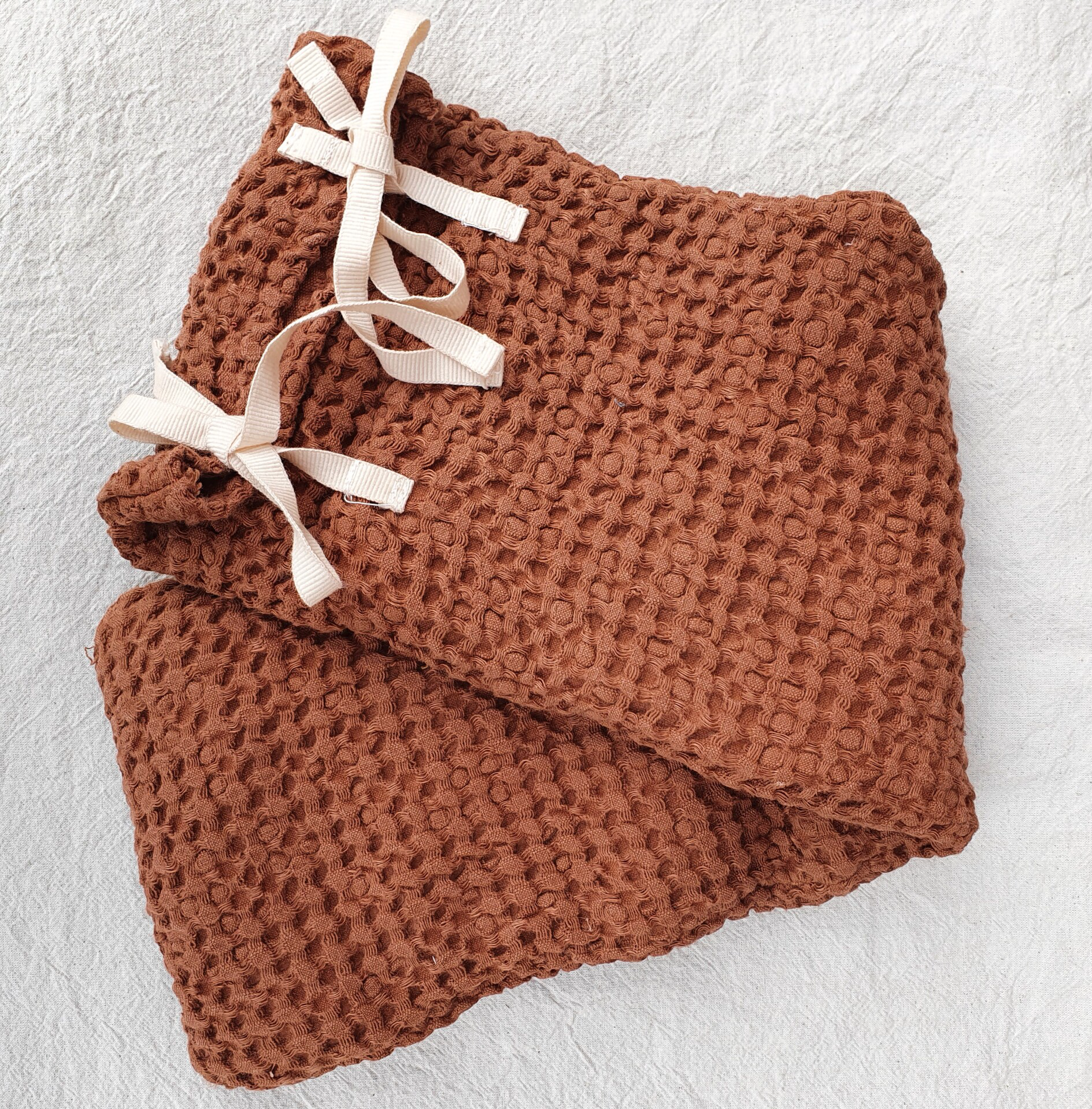 Schouderkussen cachou met tijm en citroenmelisse