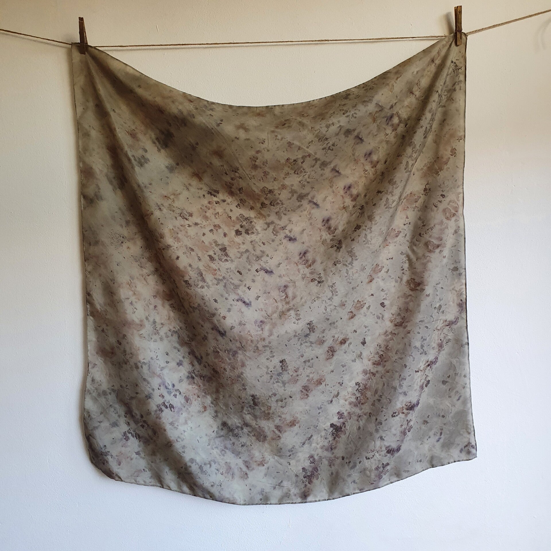 Natuurlijk geverfde vierkante zijden sjaal 90 cm