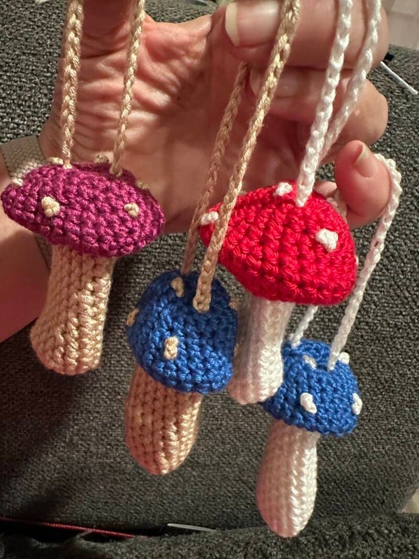 Mushroom lip balm holder