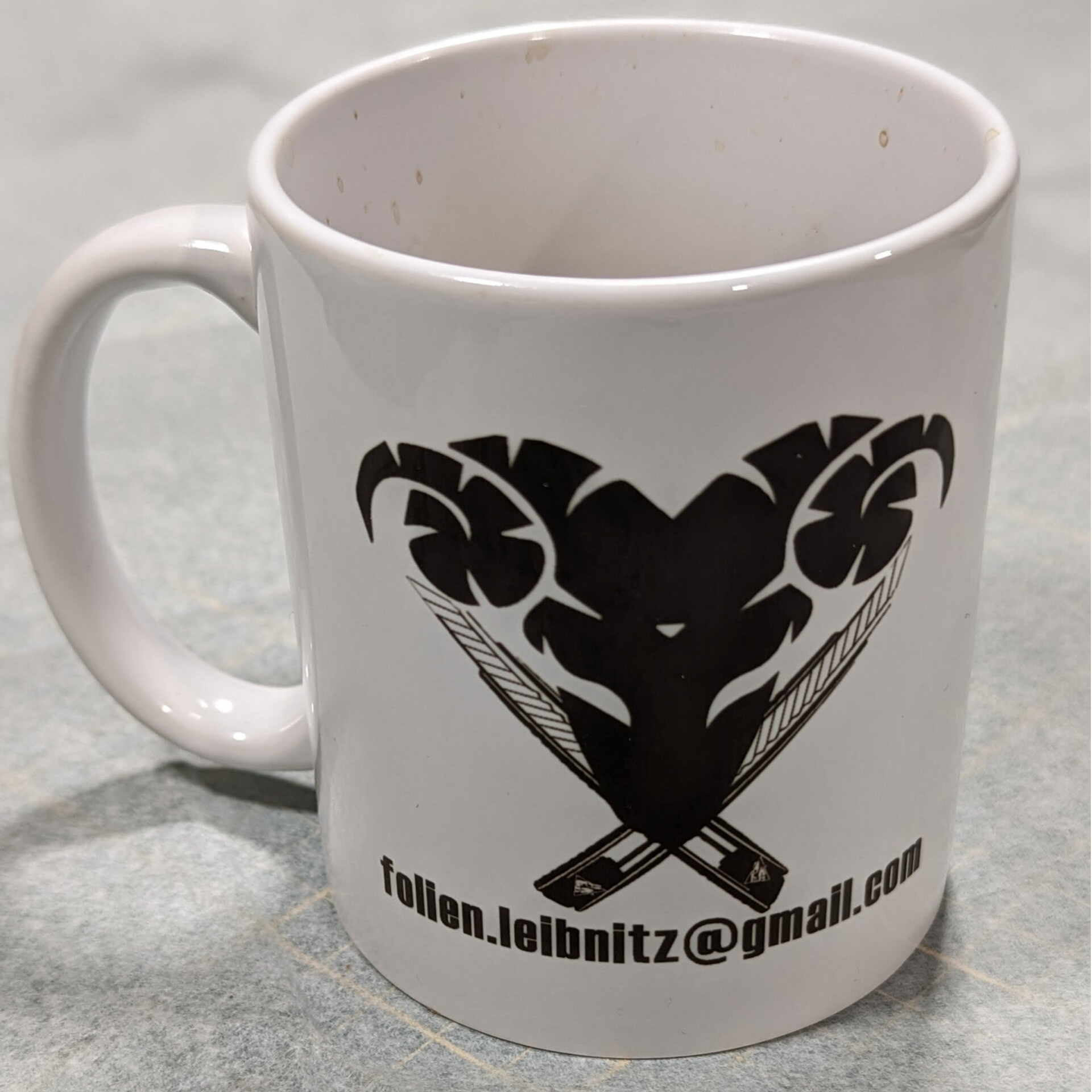 Bedruckte Kaffeetassen aus Leibnitz – personalisierte Tassen mit Logo, Sprüchen oder Namen für Firmen, Geschenke und Werbezwecke