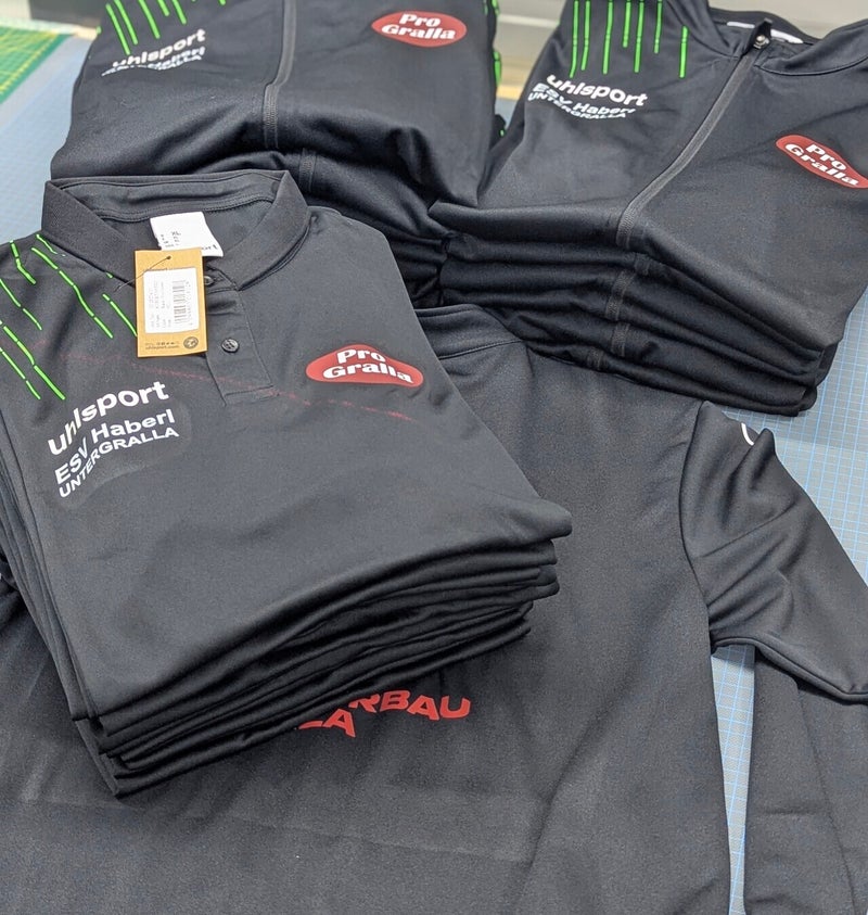 Sportbekleidung mit Textildruck aus Leibnitz – individuell bedruckte Trikots, Shirts und Trainingskleidung für Teams, Vereine und Events