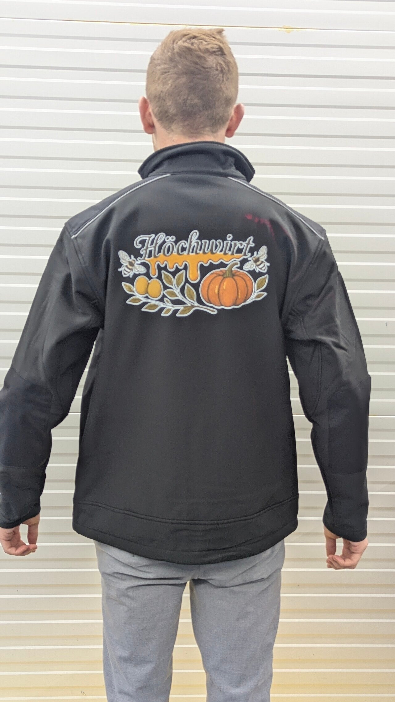 Softshelljacken mit Textildruck aus Leibnitz – wetterfeste Arbeits- und Teamjacken individuell bedruckt für Firmen, Vereine und Events