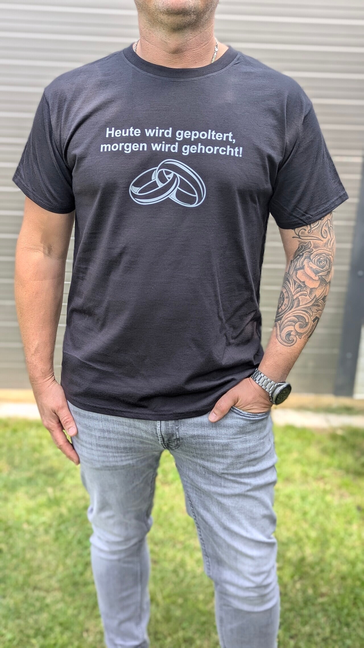 Individuell gestaltete Polter-T-Shirts aus Leibnitz – kreative Designs für Junggesellenabschiede, Polterrunden & Freundesgruppen