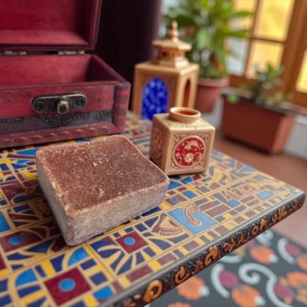 Ambre Naturel Solide – Parfum Oriental & Tradition Artisanale du Maroc