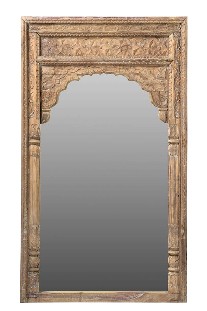 Unik spejl med udskåret træramme