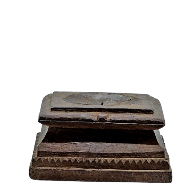 Stor rustik træbase til bloklys