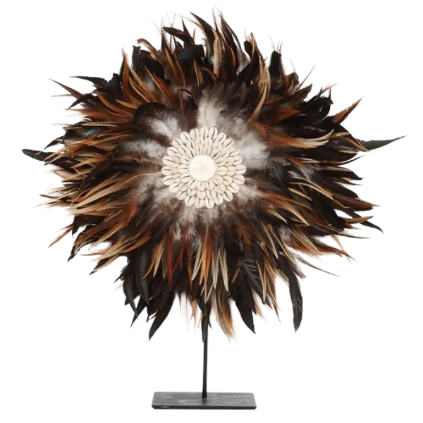 Fjerdekoration på fod á la Jujuhat 40cm. Brun