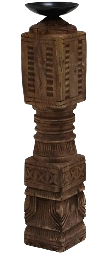 Bastian lysestage i udskåret træ