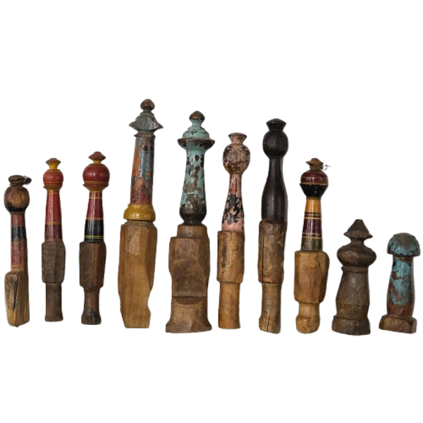 Små dekorative træpinde med maling