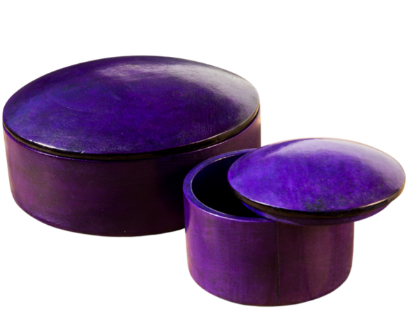 Håndlavede læderbokse i flotte farver