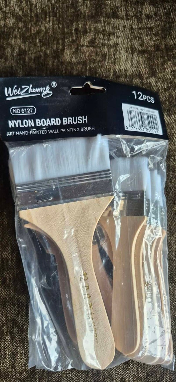 Rimlig nylon pensler