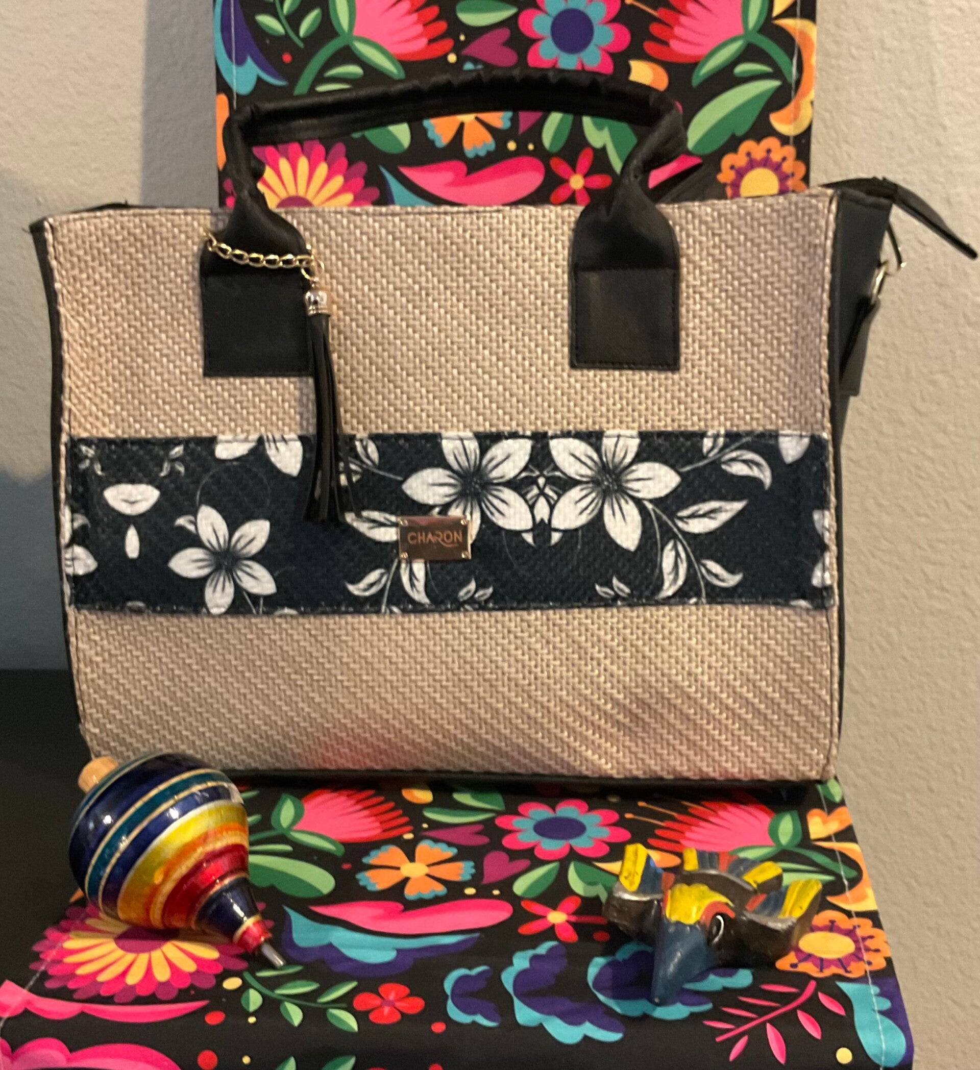 YUTE - BLACK/WHITE FLOWERS