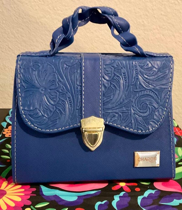 YUTE - BLUE/HAND-CHISELED