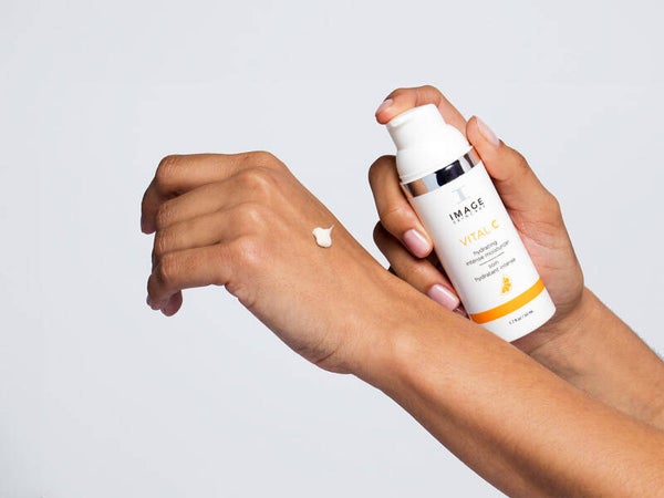 VITAL C - Hydrating Intense Moisturizer.  INHOUD: 50 ML