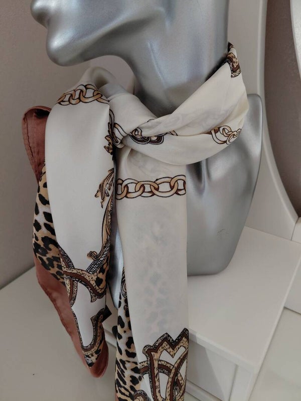Foulard  satiné  beige et marron