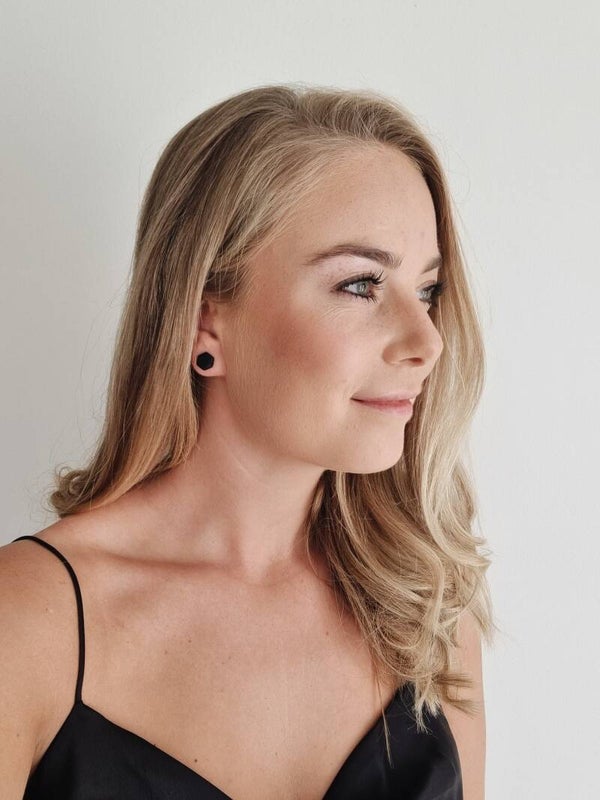 ALL TIME FAVE • Back to black • Small stud hexagon