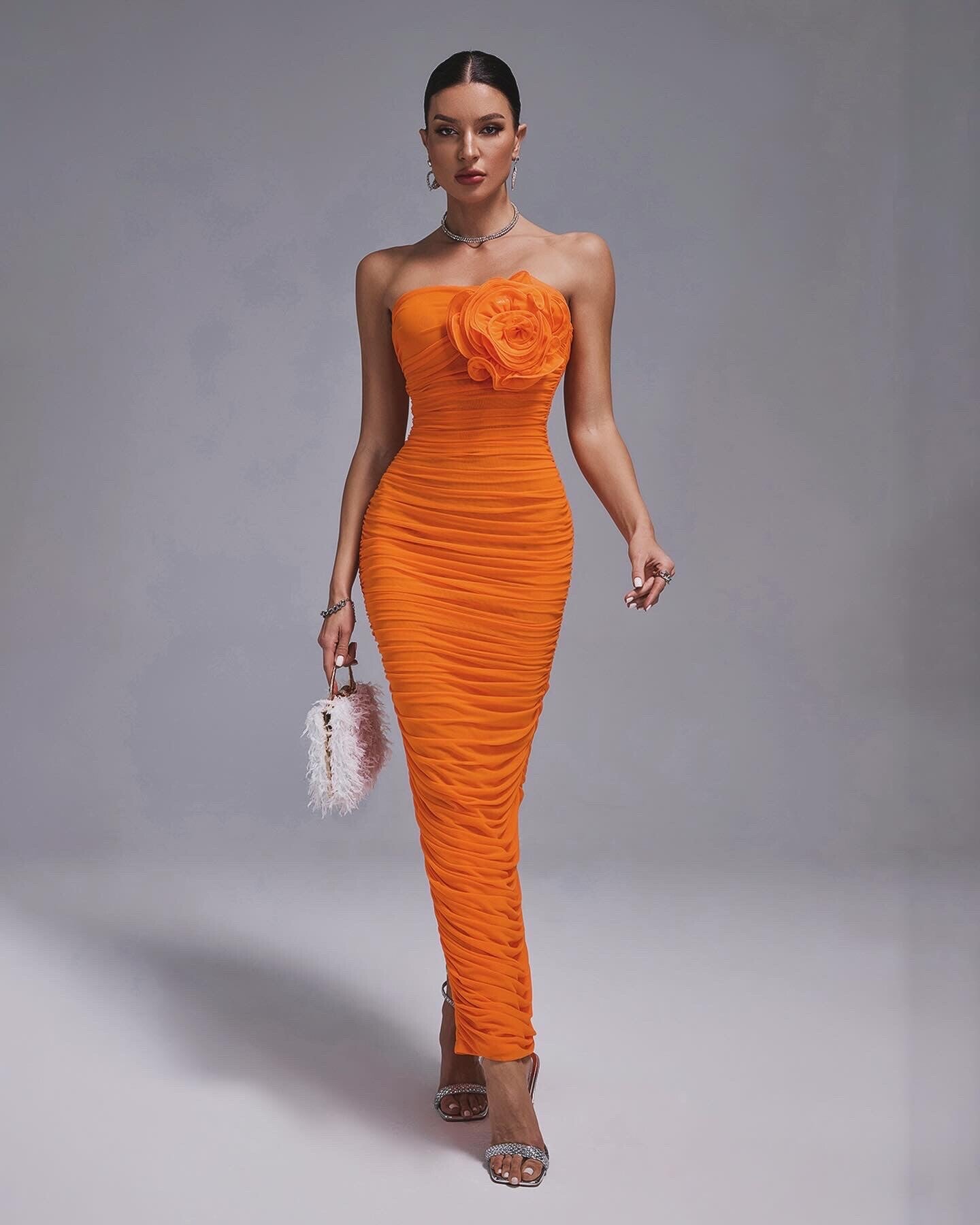 Robe moulante en tuile