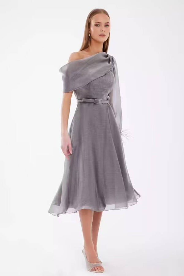 Robe mi-longue en tulle gris
