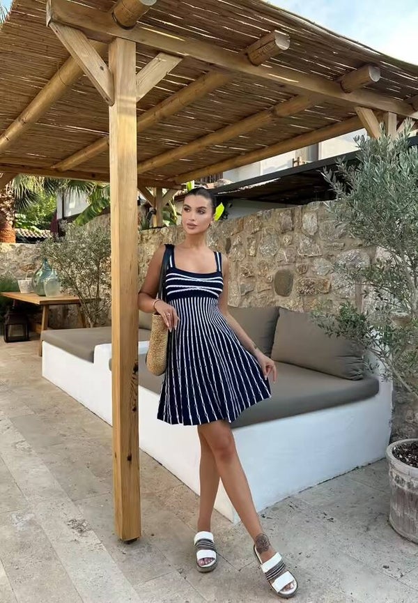 Mini robe en tricot transitionnelle - bleu marine et blanc